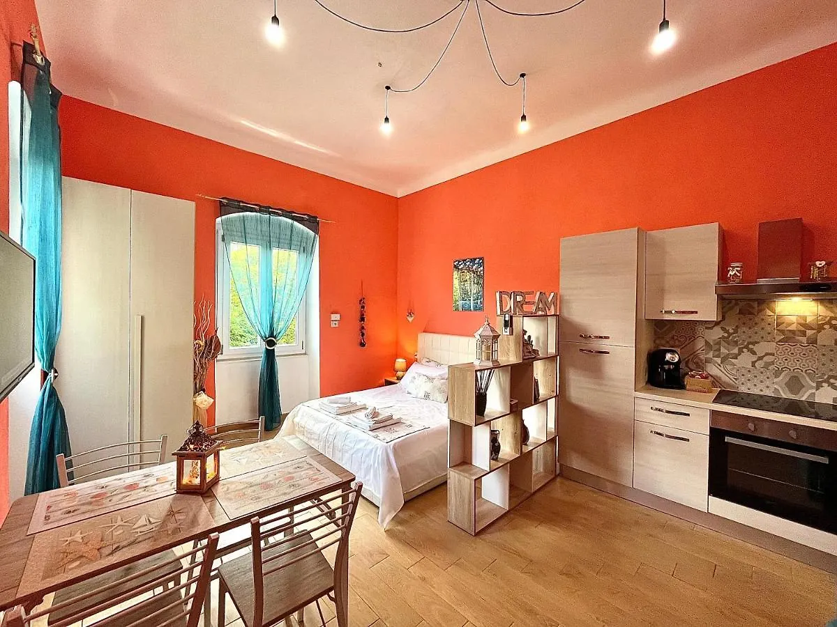 Ca Del Vins - Studio Flat In La Spezia Daire