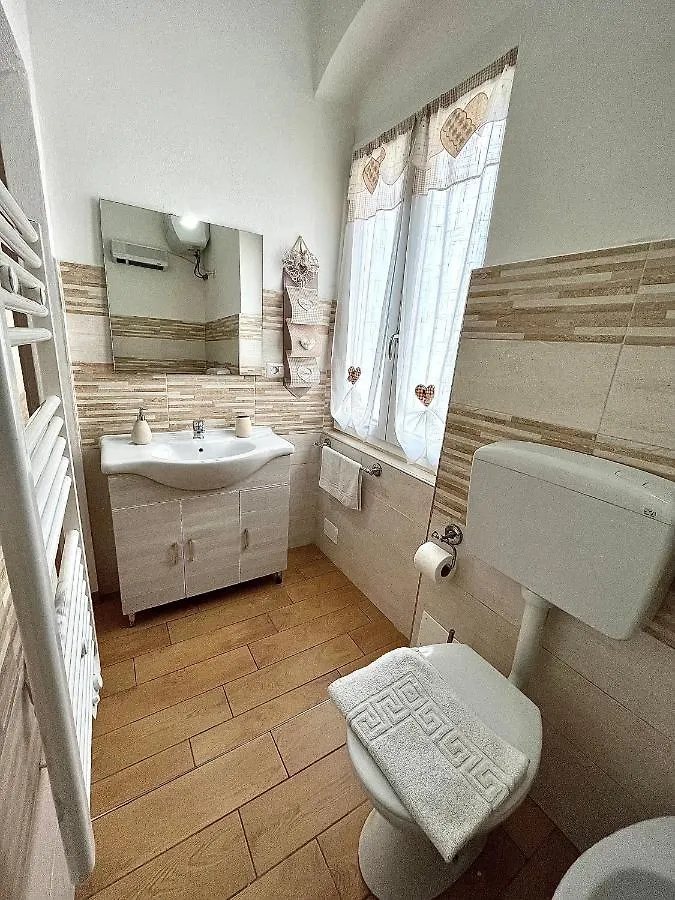 Ca Del Vins - Studio Flat In La Spezia Daire